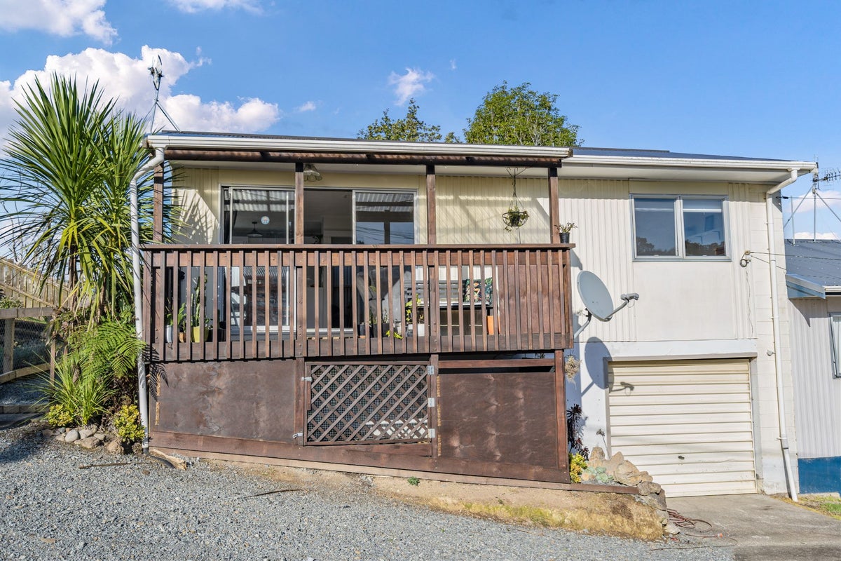 16B Memorial Drive, Parahaki, Whangarei - Carousel 1