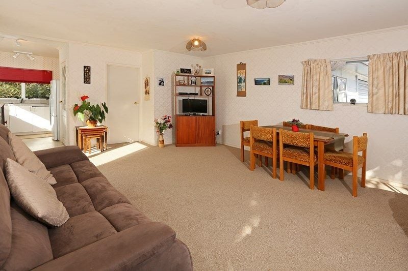 2/4 Northall Road, New Lynn, Auckland - Carousel 2