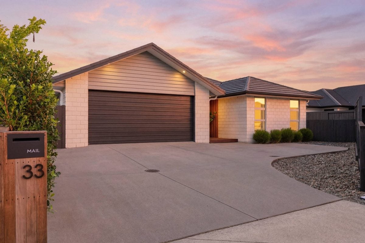 33 Te Kio Crescent, Papamoa Beach, Papamoa - Carousel 1