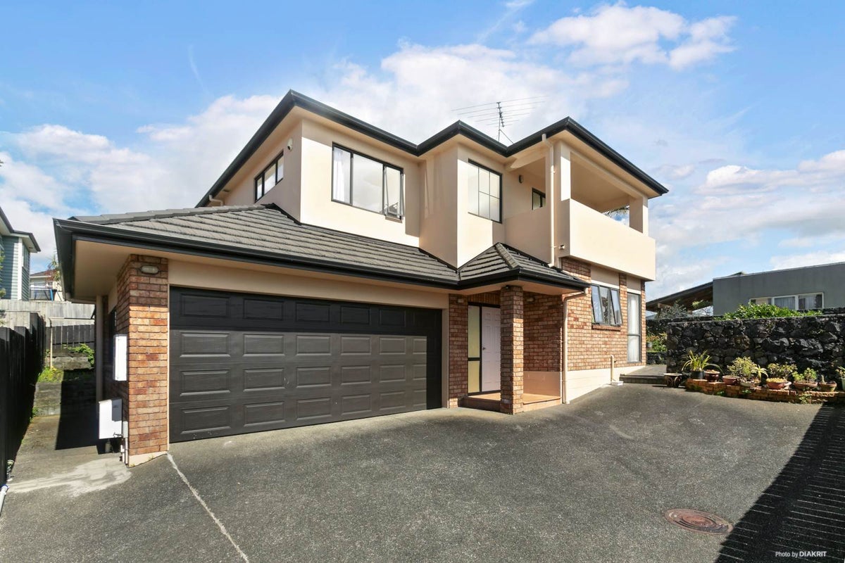 27A Waiohua Road, Greenlane, Auckland - Carousel 1