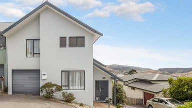 6A Atamira Close, Churton Park, Wellington - Carousel 1