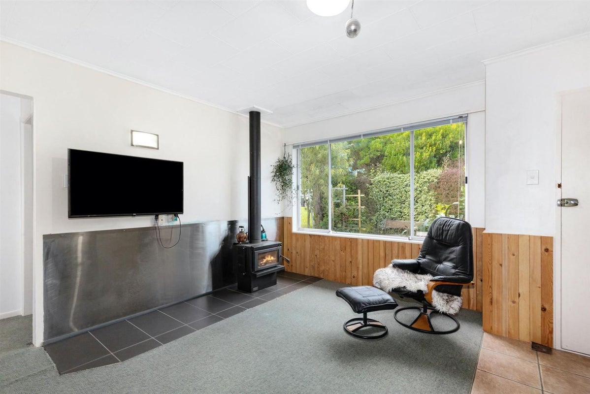 1/96 Wainuiomata Road, Wainuiomata, Lower Hutt - Carousel 2
