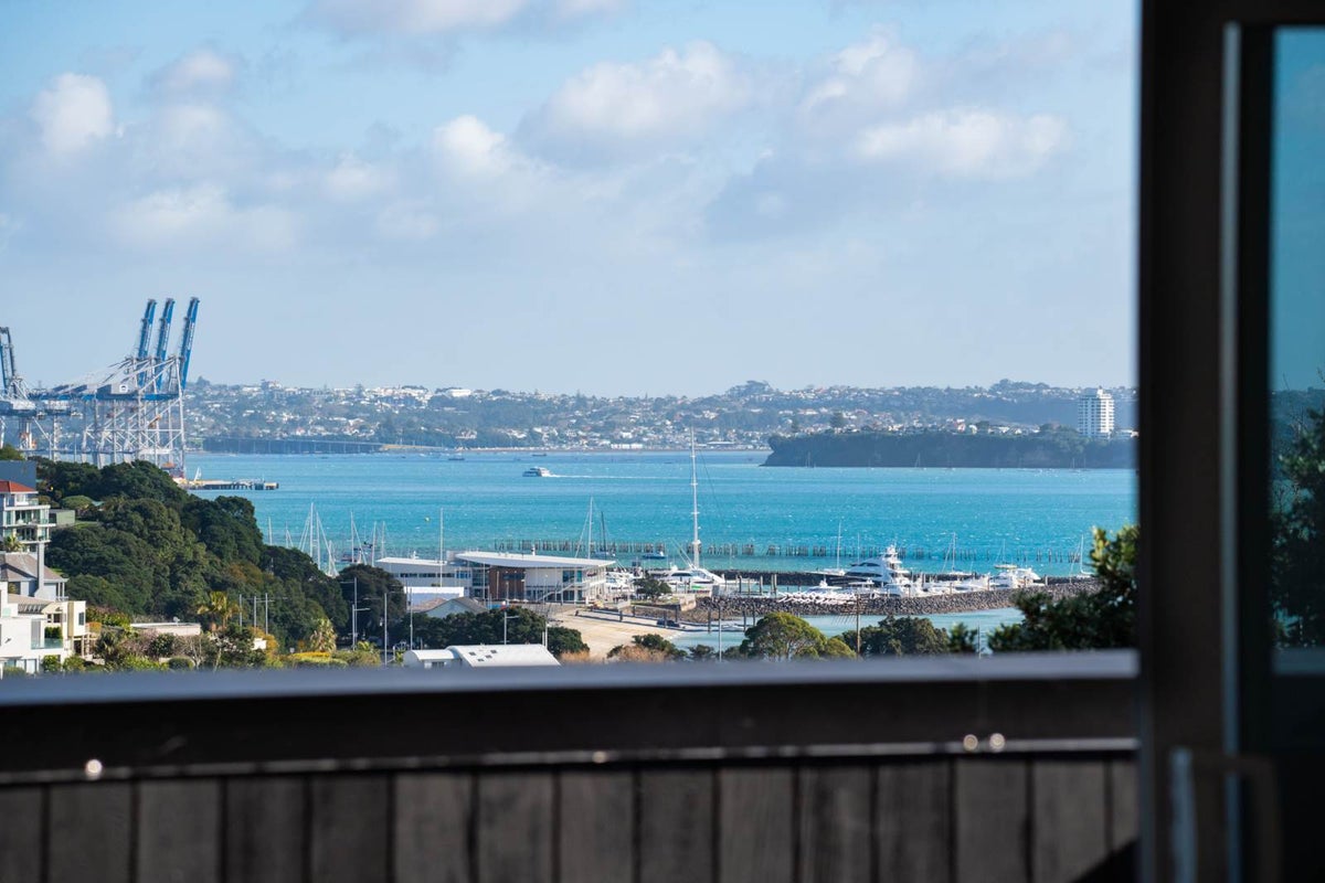 6B Ngake Street, Orakei, Auckland - Carousel 1