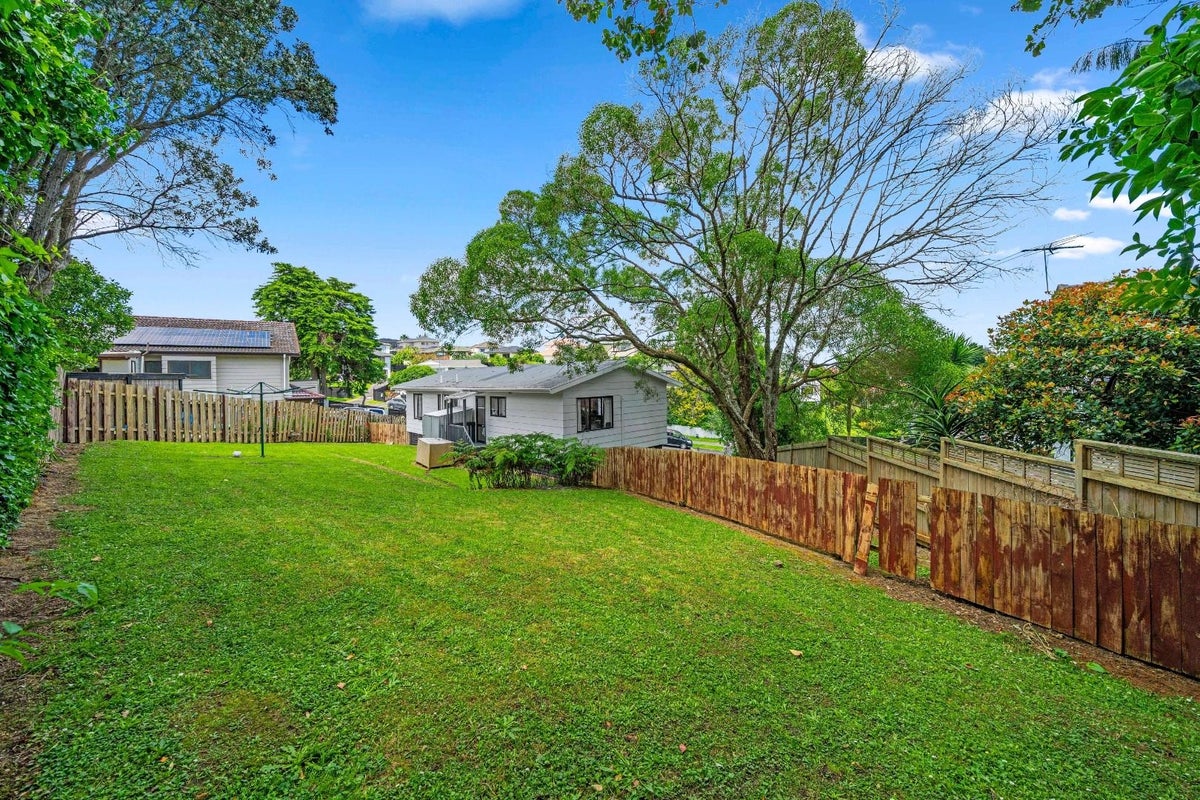 6 Melia Grove, Goodwood Heights, Auckland - Carousel 2