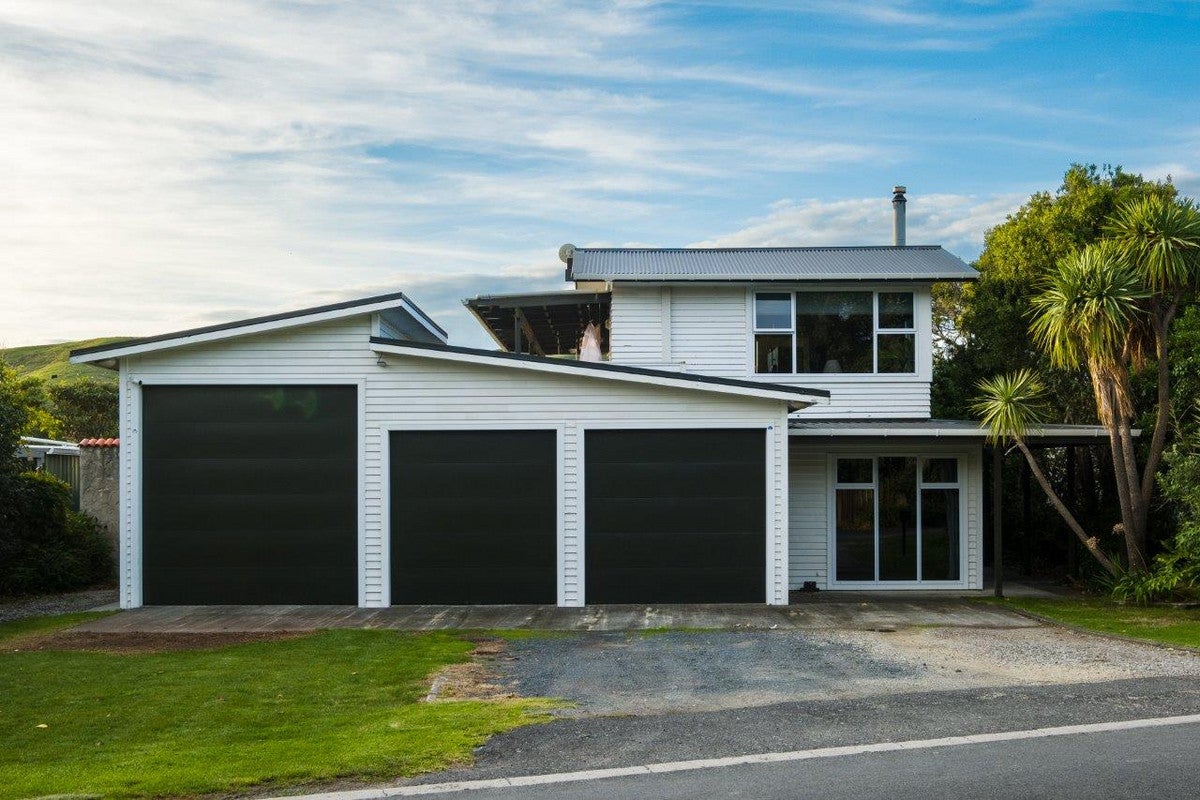 21 Lloyd George Road, Wainui, Gisborne - Carousel 1