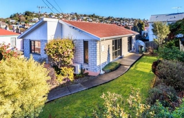 7 Catherine Street, Caversham, Dunedin - Carousel 1
