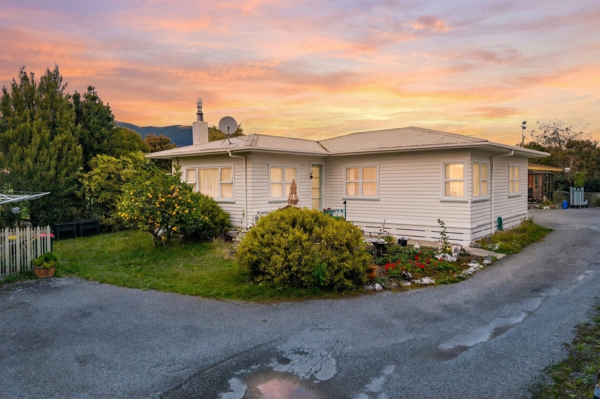 18 Fergusson Street, Stoke, Nelson - Carousel 1