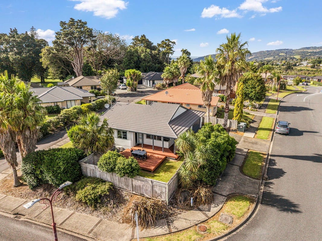 22 Balmacewan Drive, Kamo, Whangarei - Carousel 1