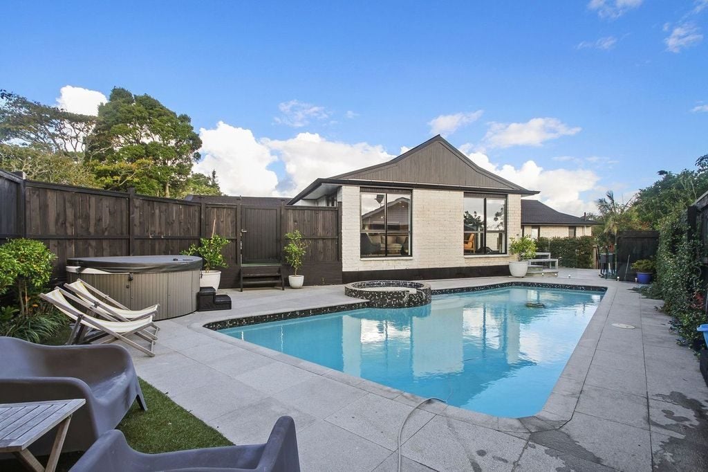 85 Norman Lesser Drive, Saint Johns, Auckland - Carousel 2