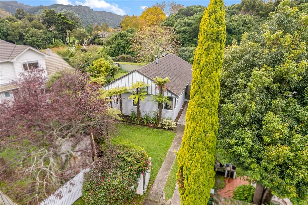 34 Whirinaki Crescent, Heretaunga, Upper Hutt - Carousel 1