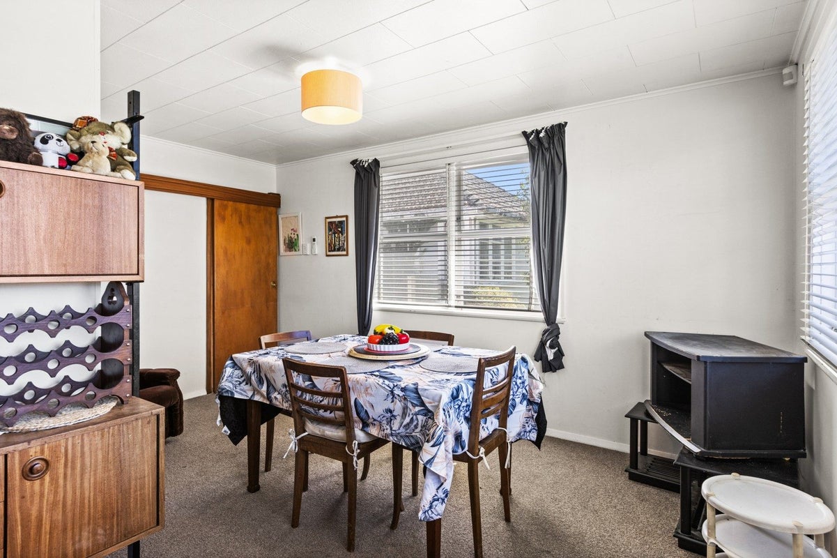 27 Ward Crescent, Marewa, Napier - Carousel 17