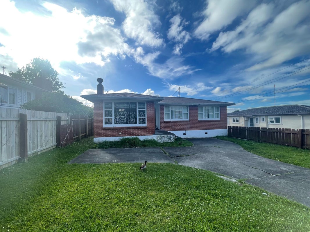1/7 Barbary Avenue, Kelston, Auckland - Carousel 1