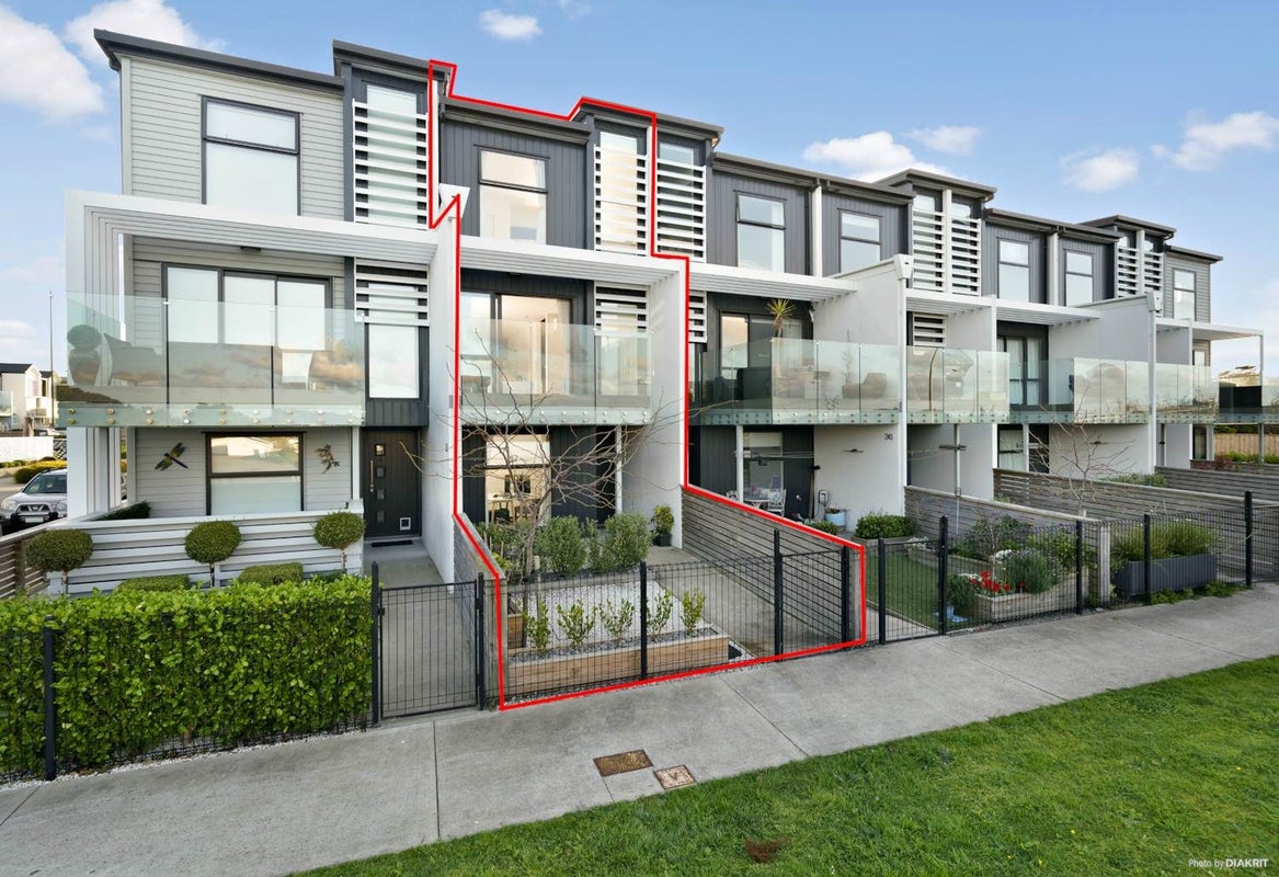 34 Memorial Park Lane, Hobsonville, Auckland - Carousel 1