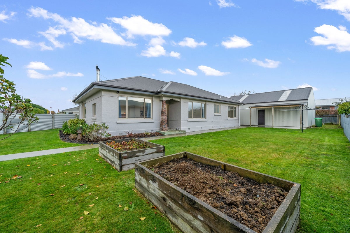 234 George Street, Waverley, Invercargill - Carousel 1