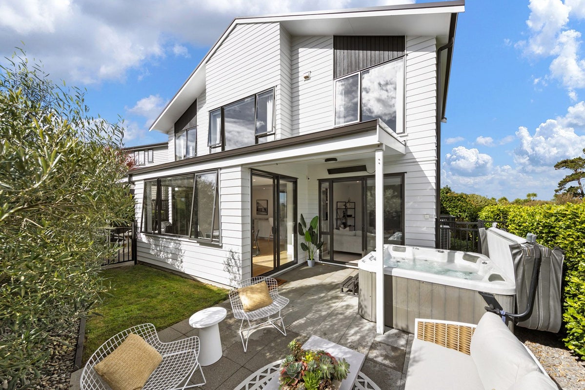 19B Fernwood Place, Wai o Taiki Bay, Auckland - Carousel 1