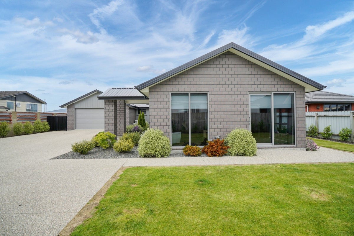 95 Heywood Street, Grasmere, Invercargill - Carousel 1