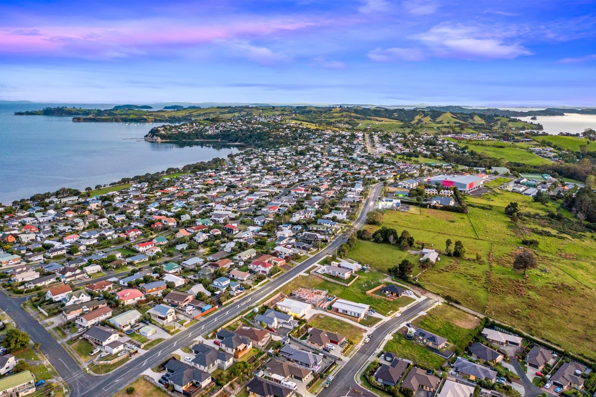 31 Hewson Drive, Snells Beach, Snells Beach - Carousel 24