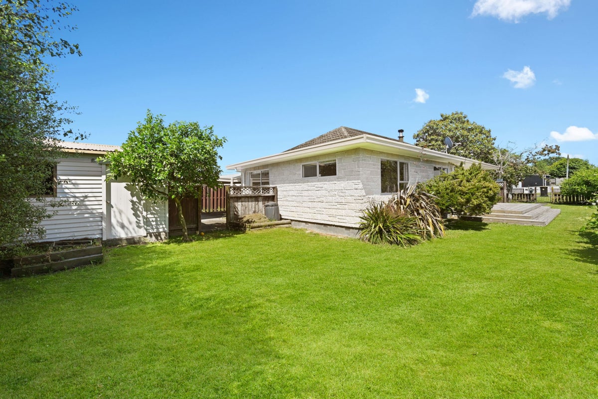 12 Vennell Street, Leamington, Cambridge - Carousel 2