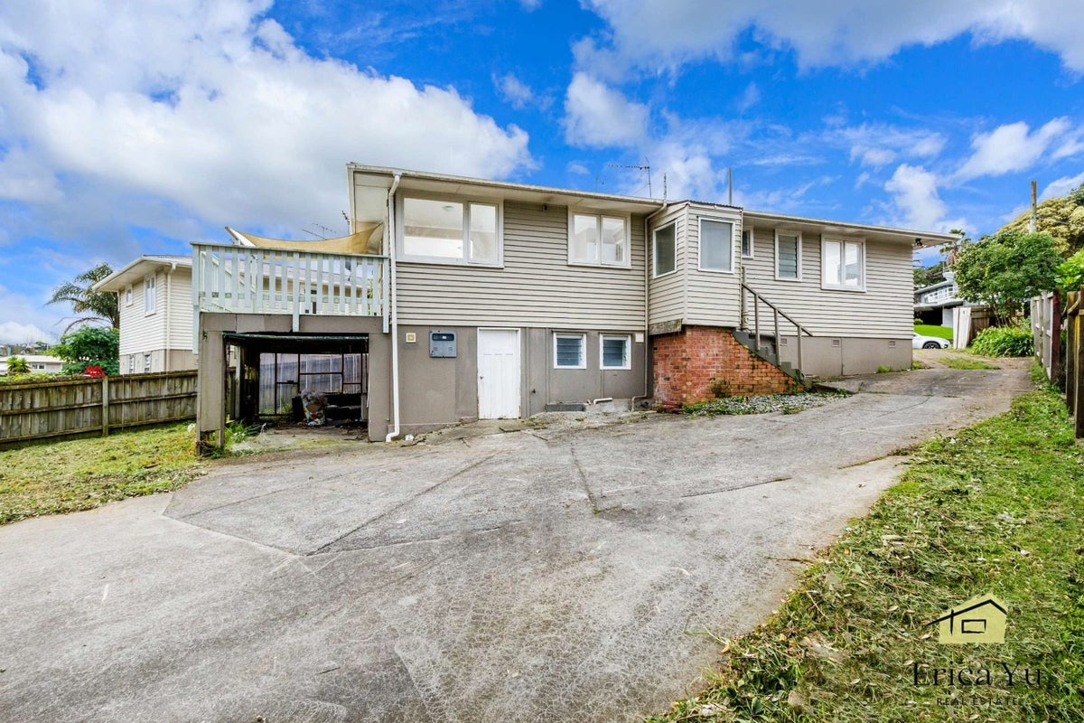 63 Bond Crescent, Forrest Hill, Auckland - Carousel 1