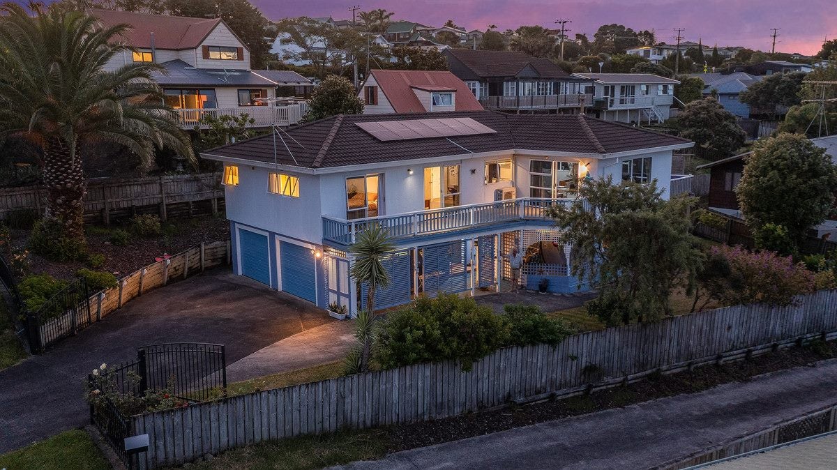 3 Jean Place, Stanmore Bay, Whangaparaoa - Carousel 1