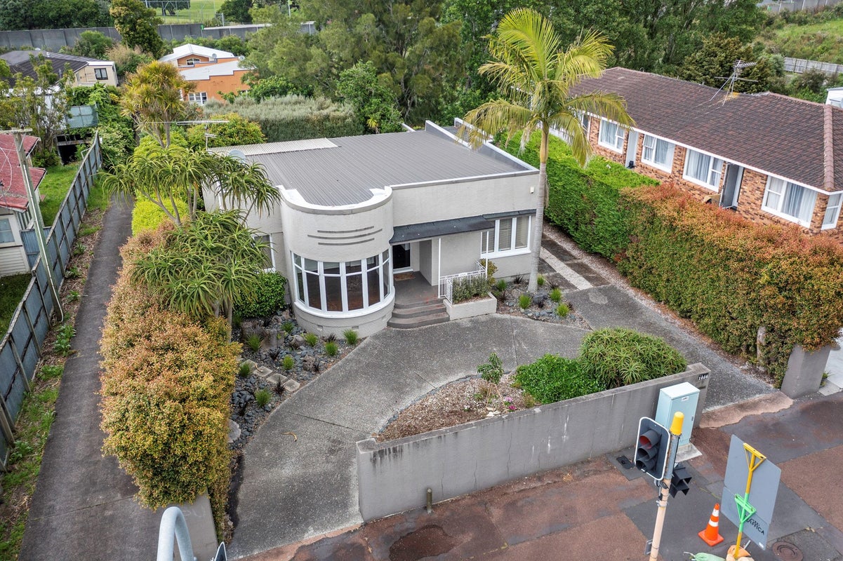 1056 Great North Road, Point Chevalier, Auckland - Carousel 1