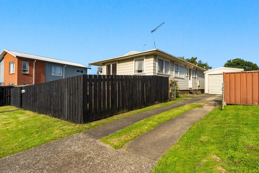 144 Mahia Road, Wattle Downs, Auckland - Carousel 1