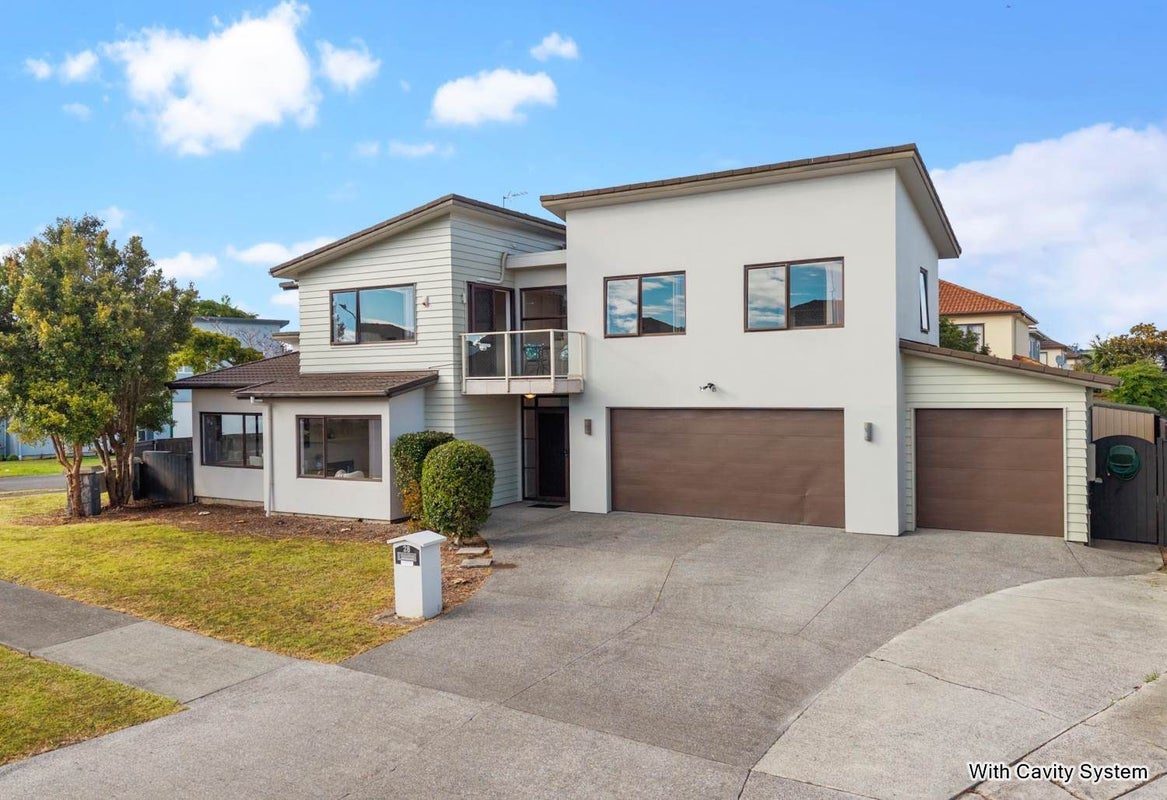 28 Malahide Drive, Flat Bush, Auckland - Carousel 1