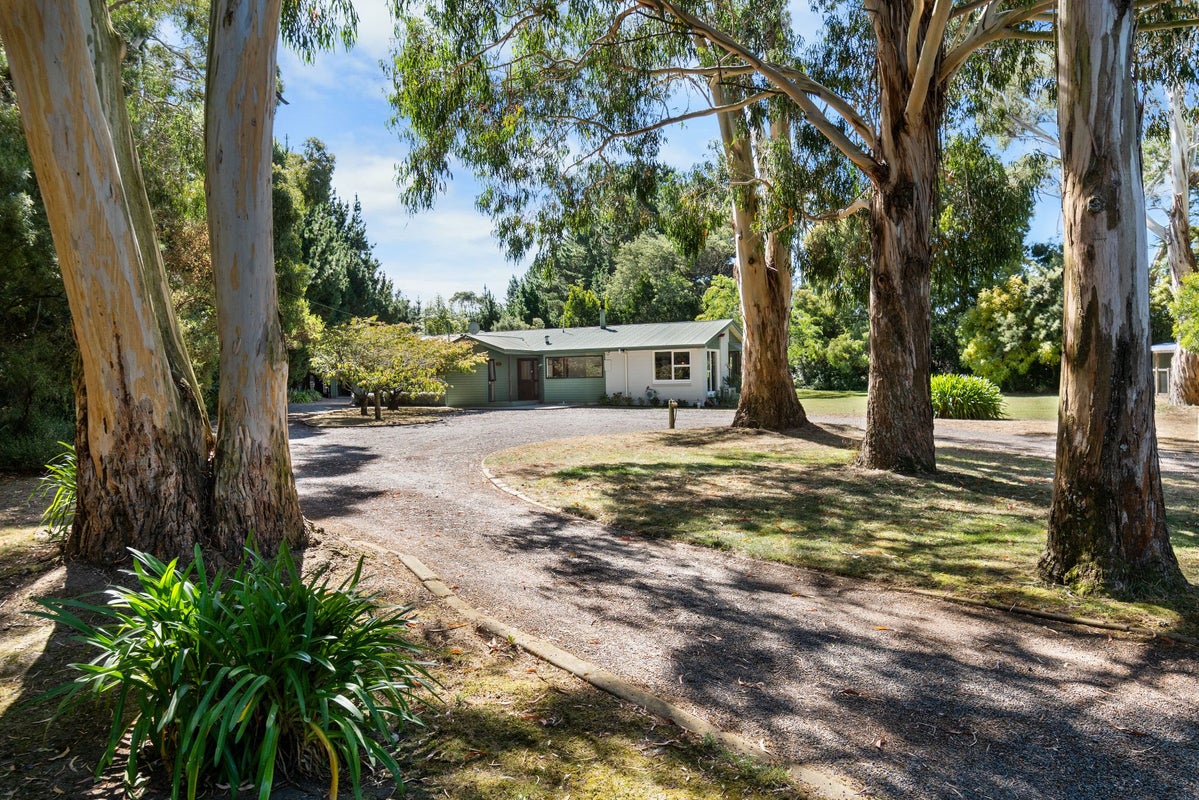 212 Larcombs Road, Christchurch - Carousel 2