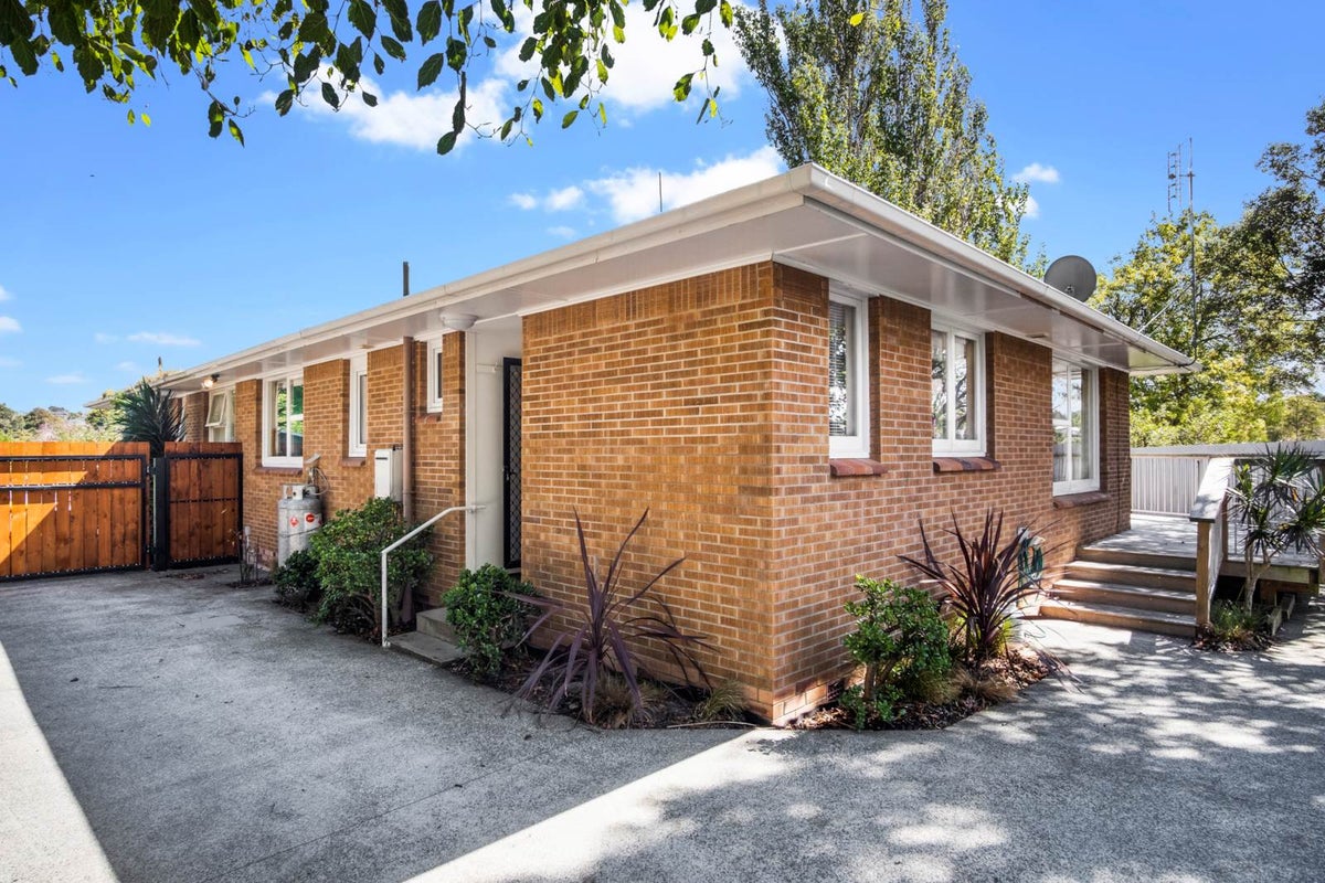 1/22 Weatherly Road, Torbay, Auckland - Carousel 1