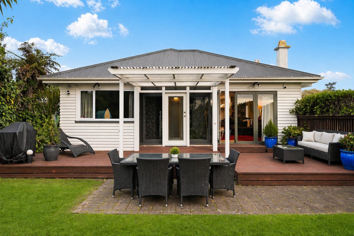 60 Enderley Avenue, Enderley, Hamilton - Carousel 1
