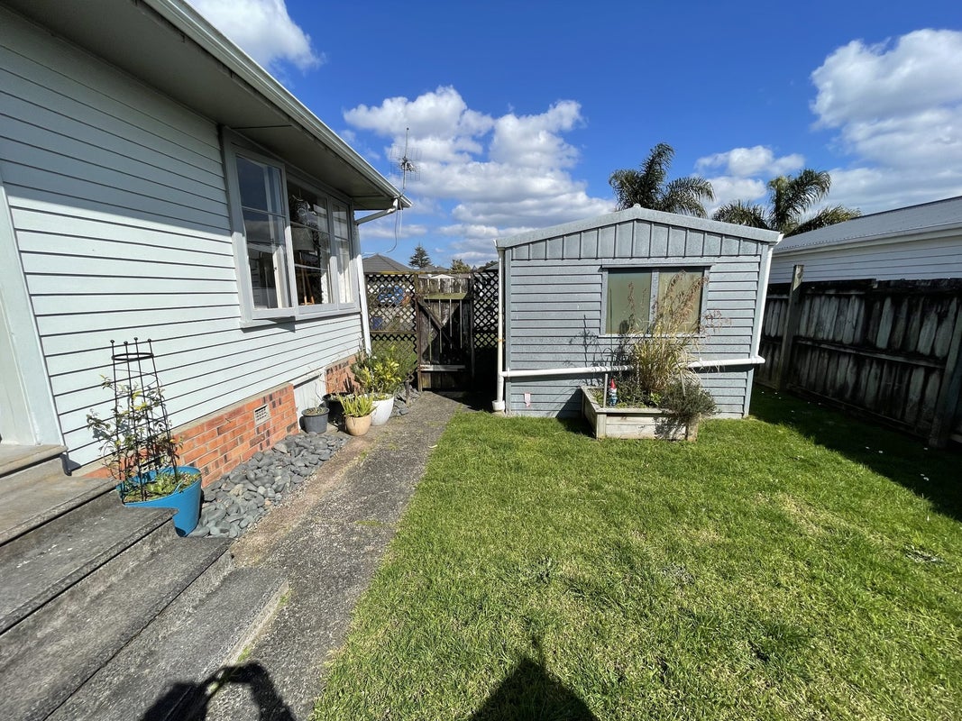 1/4 Shamrock Lane, Te Atatu Peninsula, Auckland - Carousel 12