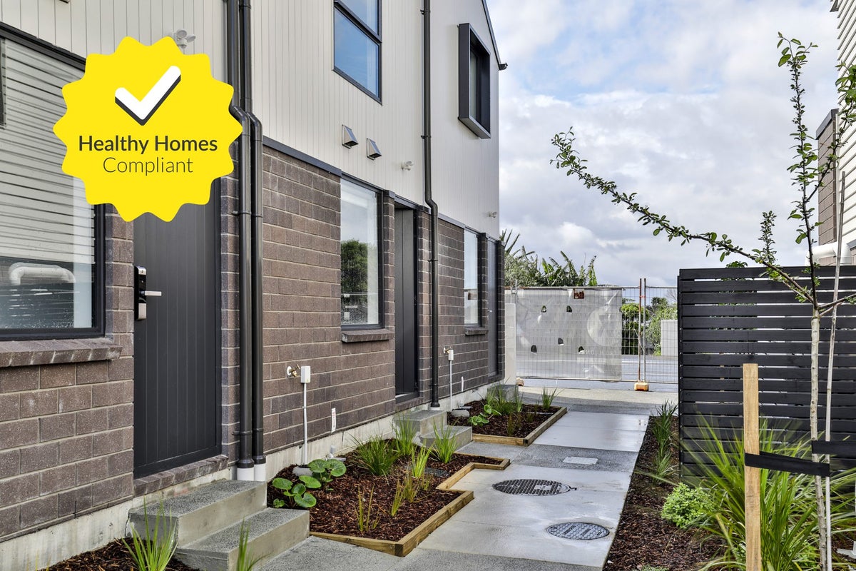 2/3234 Great North Road, New Lynn, Auckland - Carousel 1