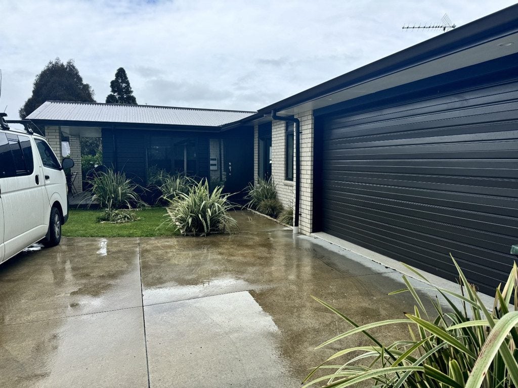 17A Seifert Street, Forest Lake, Hamilton - Carousel 1