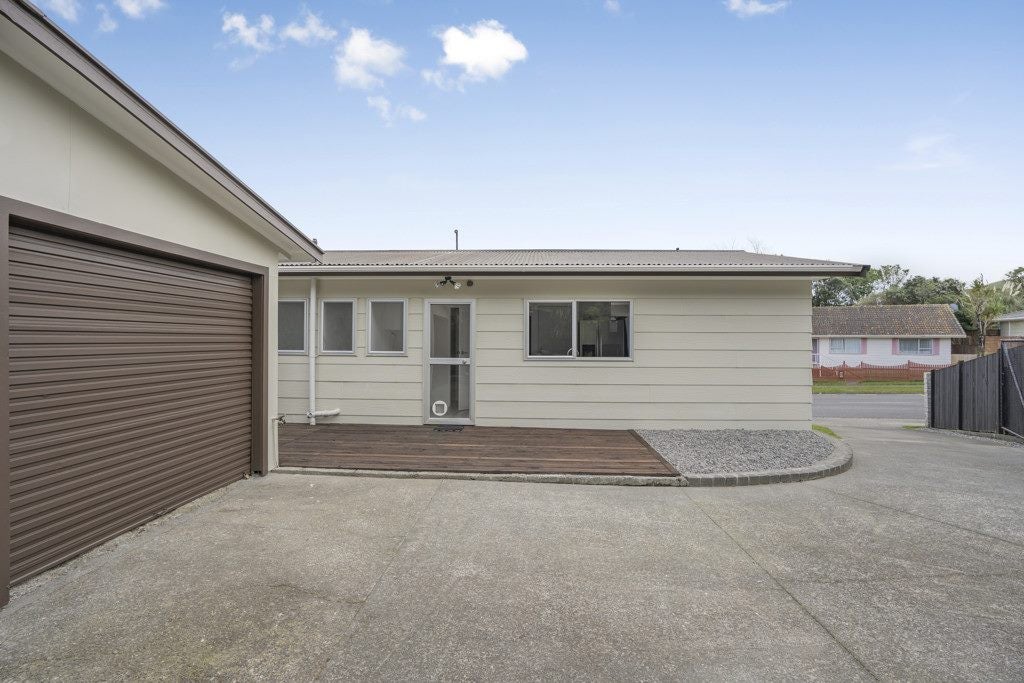 224 Major Drive, Kelson, Lower Hutt - Carousel 2