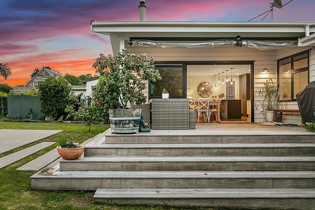 8 Bosun Place, Te Atatu Peninsula, Auckland - Carousel 2