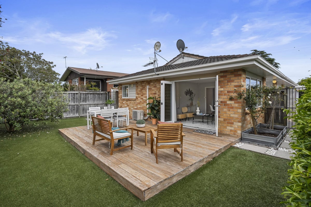25A Lidcombe Place, Avondale, Auckland - Carousel 1