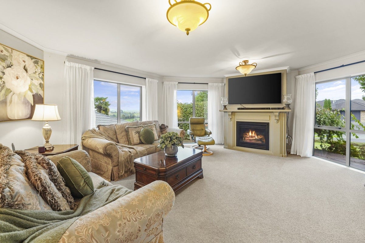 9 Orion Drive, Welcome Bay, Tauranga - Carousel 1