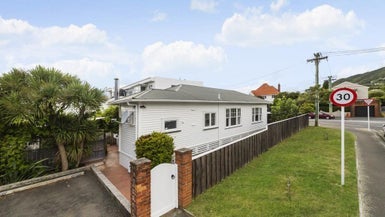 284 Karori Road, Karori, Wellington - Carousel 1