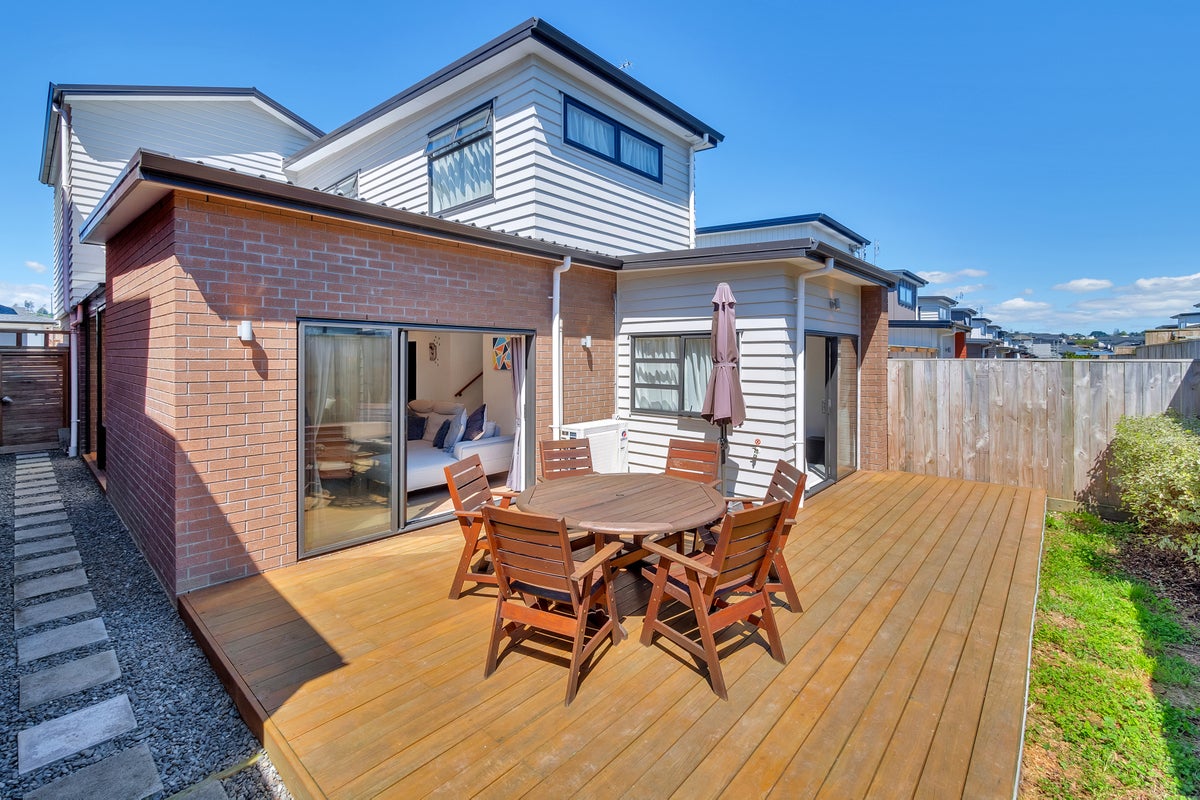 3B McQuoids Road, Flat Bush, Auckland - Carousel 1
