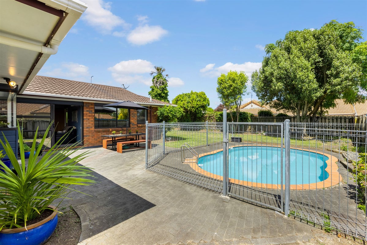 13 Seneca Court, Golflands, Auckland - Carousel 1