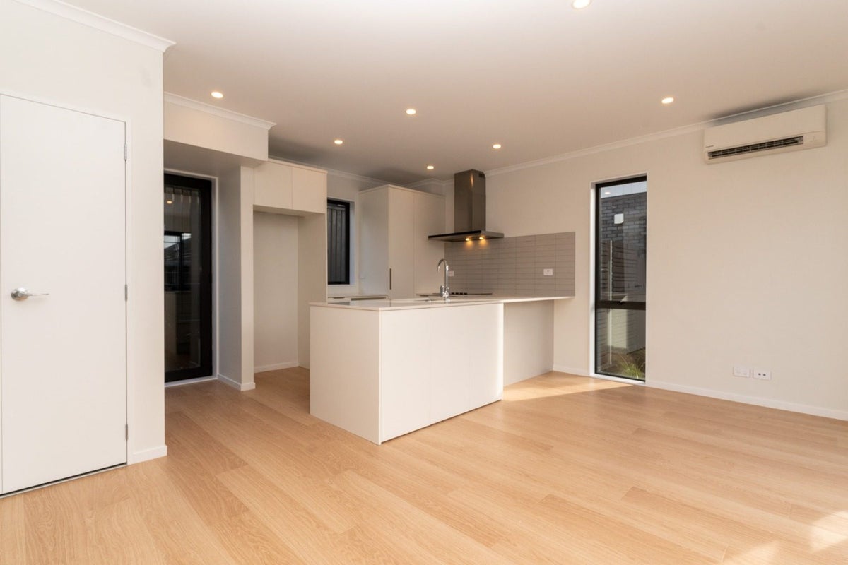 4 Hema Road, Hobsonville, Auckland - Carousel 2