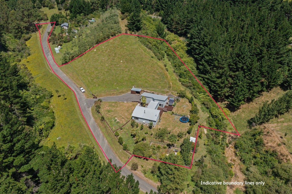 37 County Heights DR, Palmerston North - Carousel 17