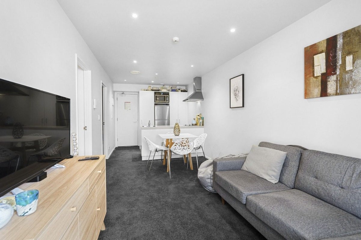 1116/74 Taranaki Street, Te Aro, Wellington - Carousel 2