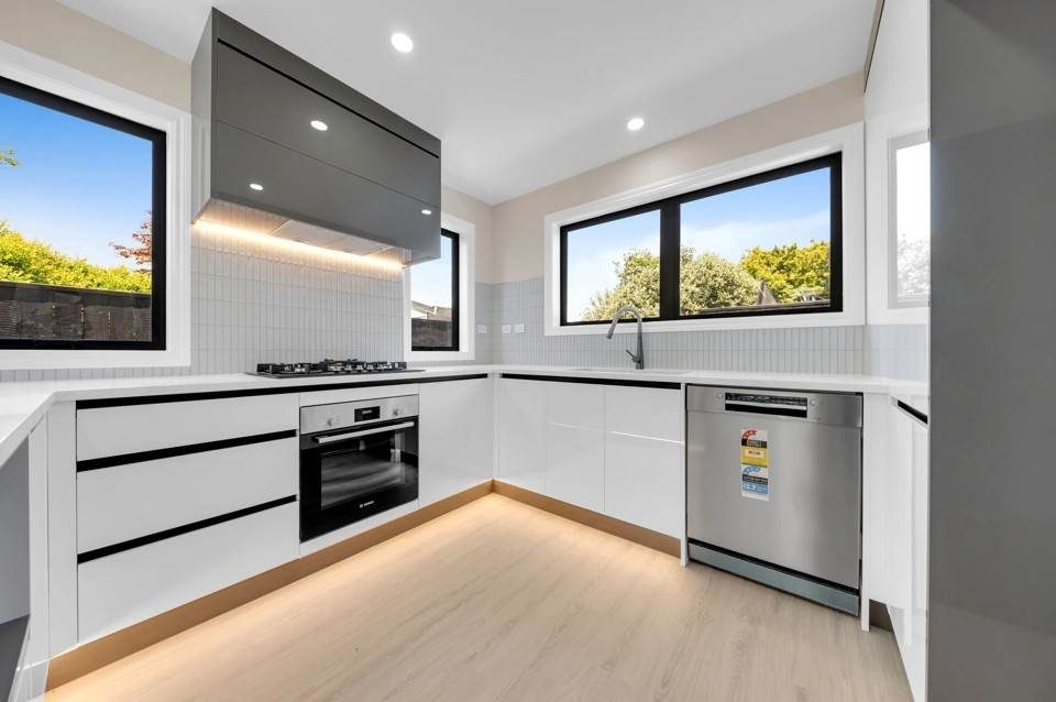 53 Hutchinsons Road, Bucklands Beach, Auckland - Carousel 2