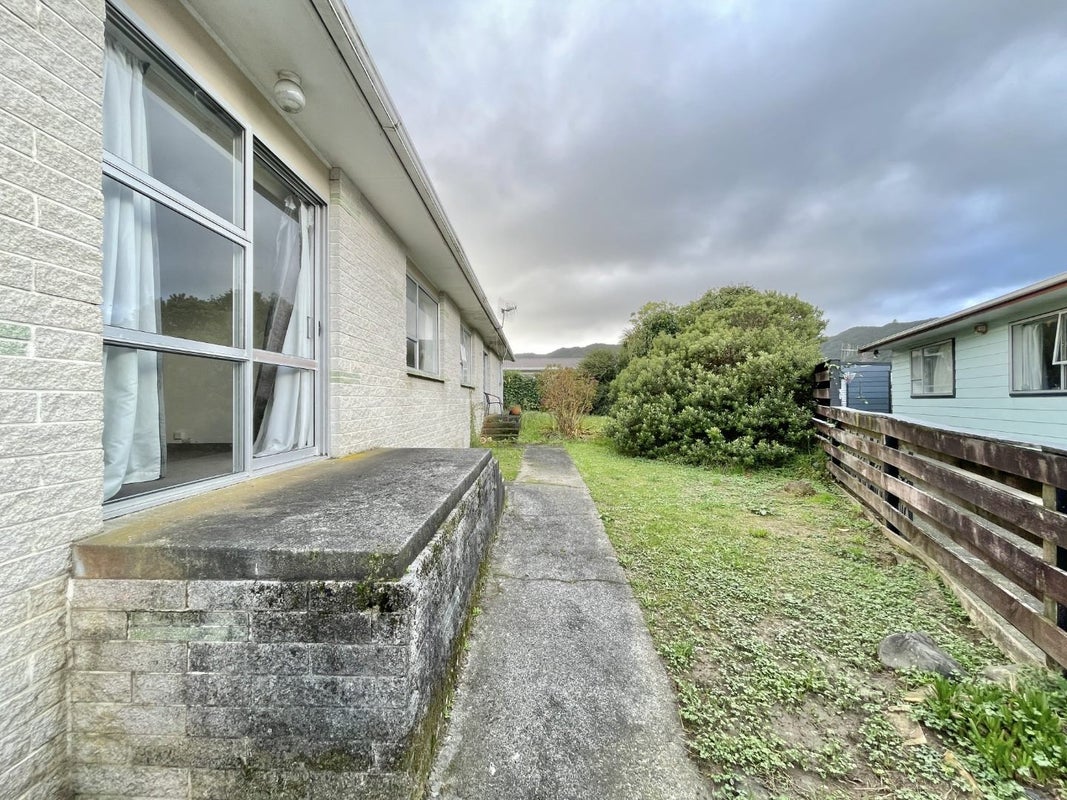 1/21 Bexley Grove, Wainuiomata, Lower Hutt - Carousel 1