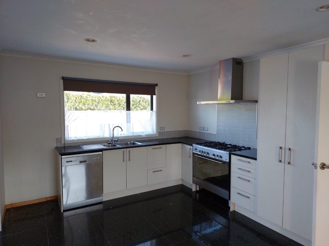 21 Pengover Avenue, Leamington, Cambridge - Carousel 1