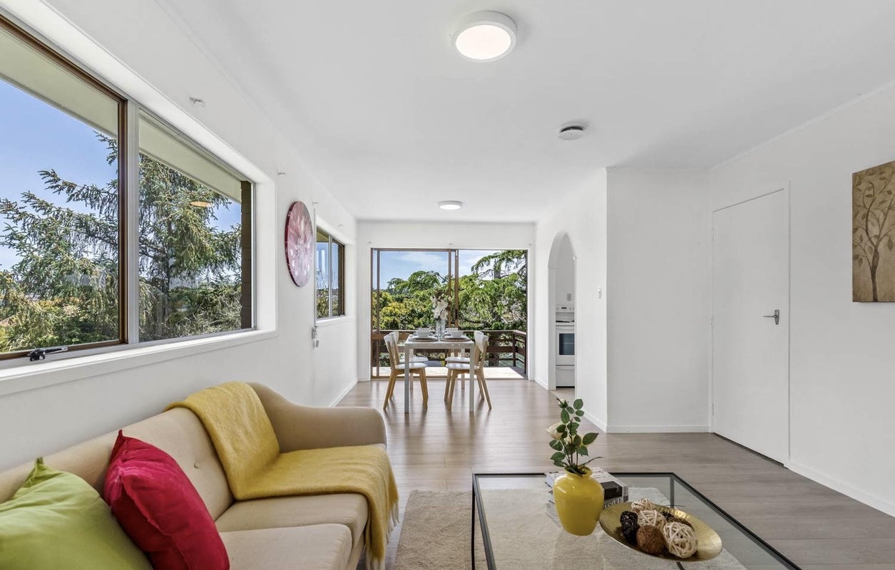 2/12 Hollyhock Place, Browns Bay, Auckland - Carousel 2