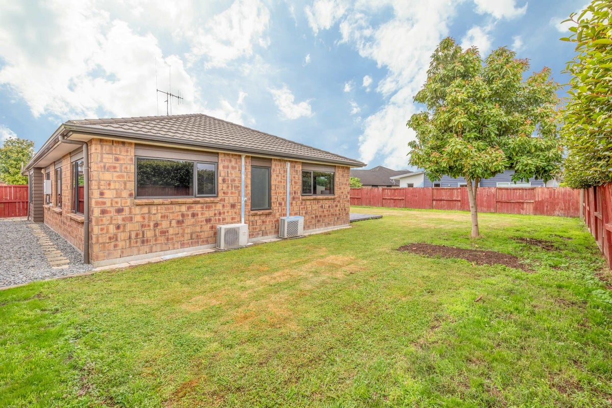 6 Chatham Place, Rototuna North, Hamilton - Carousel 20
