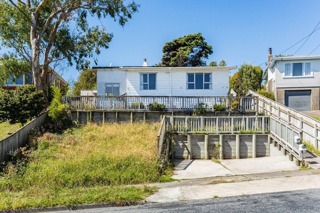 37A Bedford Street, Cannons Creek, Porirua - Carousel 1