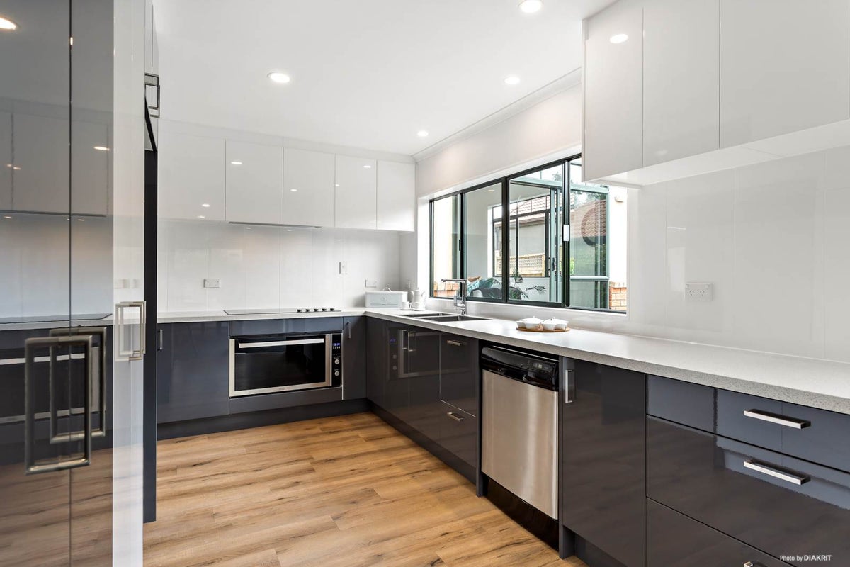 10 Brigham Young Drive, Albany, Auckland - Carousel 2
